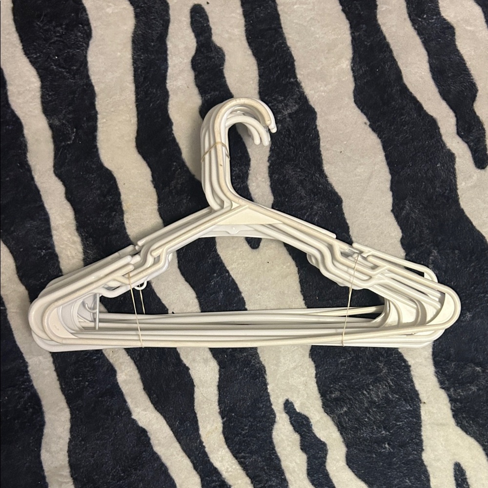 10 anti slip white plastic hangers bundle